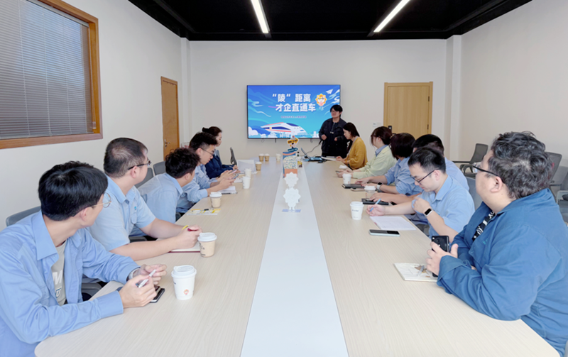 海陵区“陵”距离才企直通车驶入林海集团公司20251021-照片 (1)_副本8.png